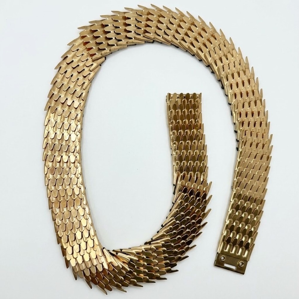 Vintage 1990 Gold Tone Scale Elastic Stretch Belt Metallic Dragon Mermaid 25.5in